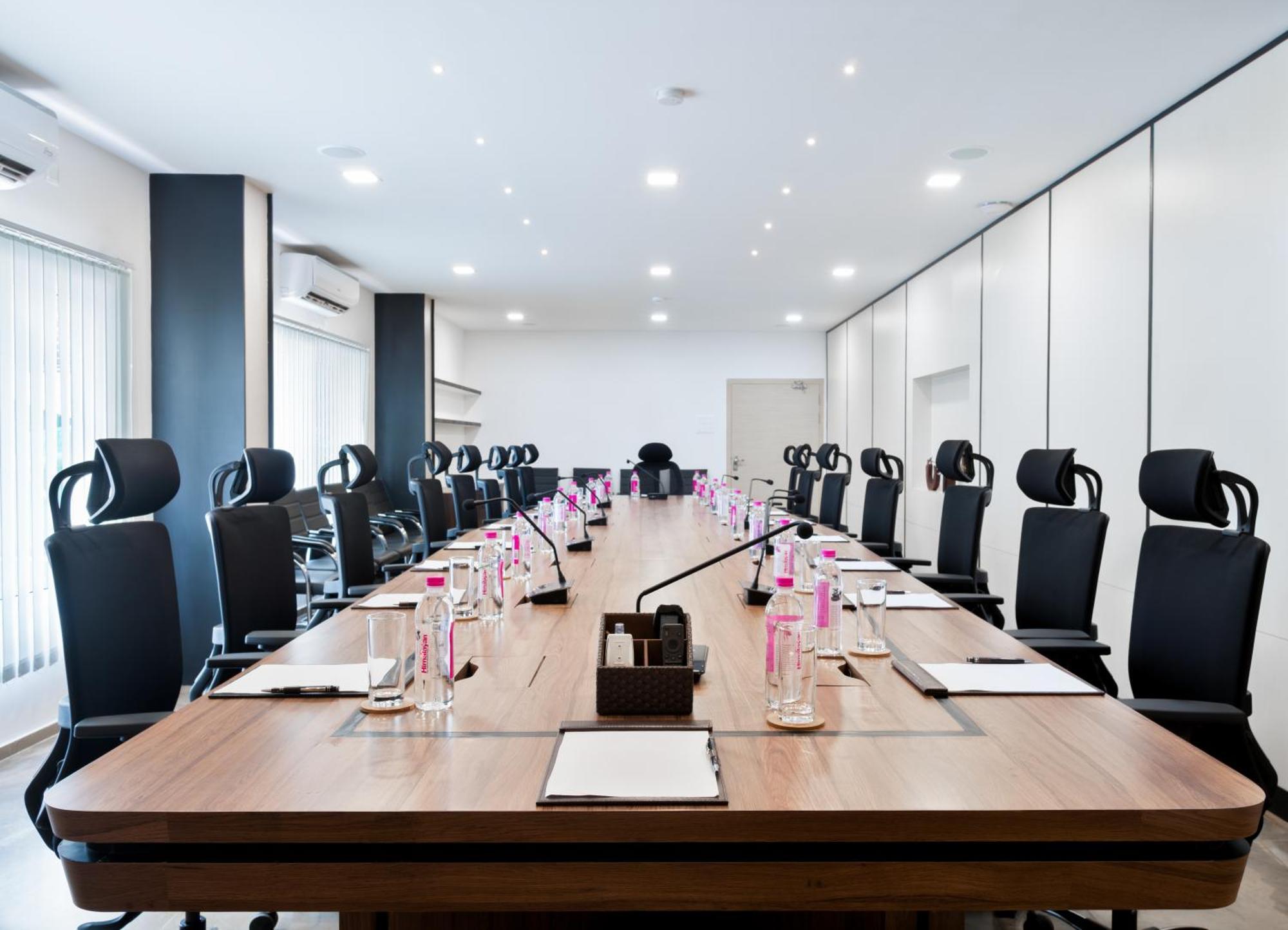 Dimāpur Shulem Boutique Hotel מראה חיצוני תמונה
