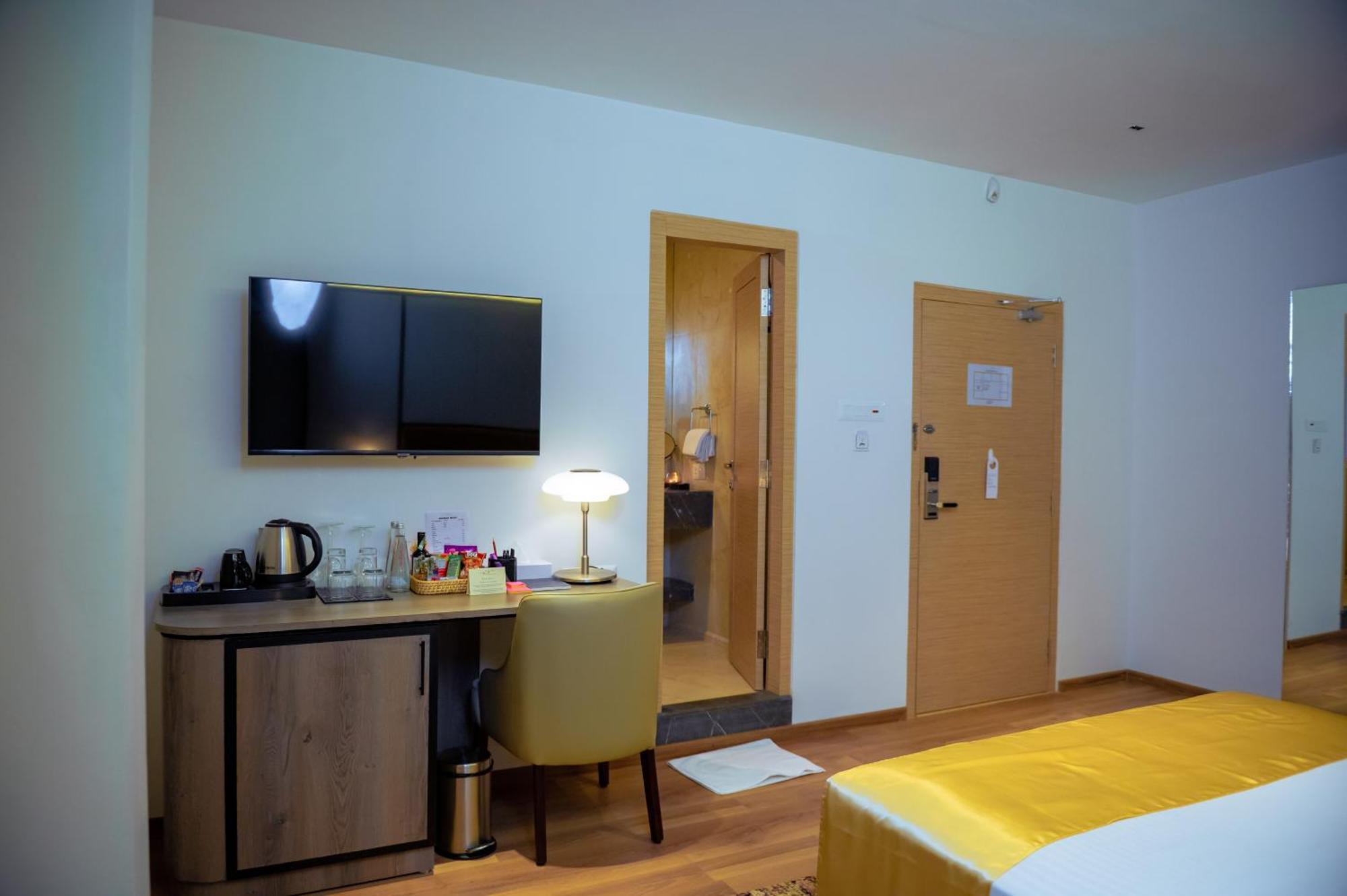 Dimāpur Shulem Boutique Hotel מראה חיצוני תמונה