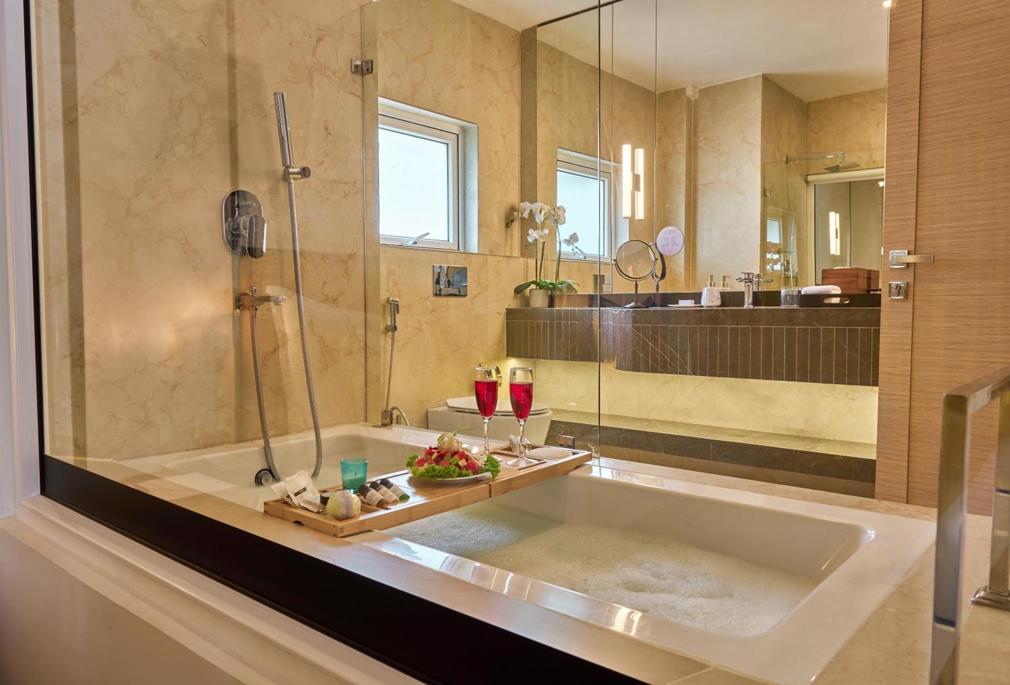Dimāpur Shulem Boutique Hotel מראה חיצוני תמונה