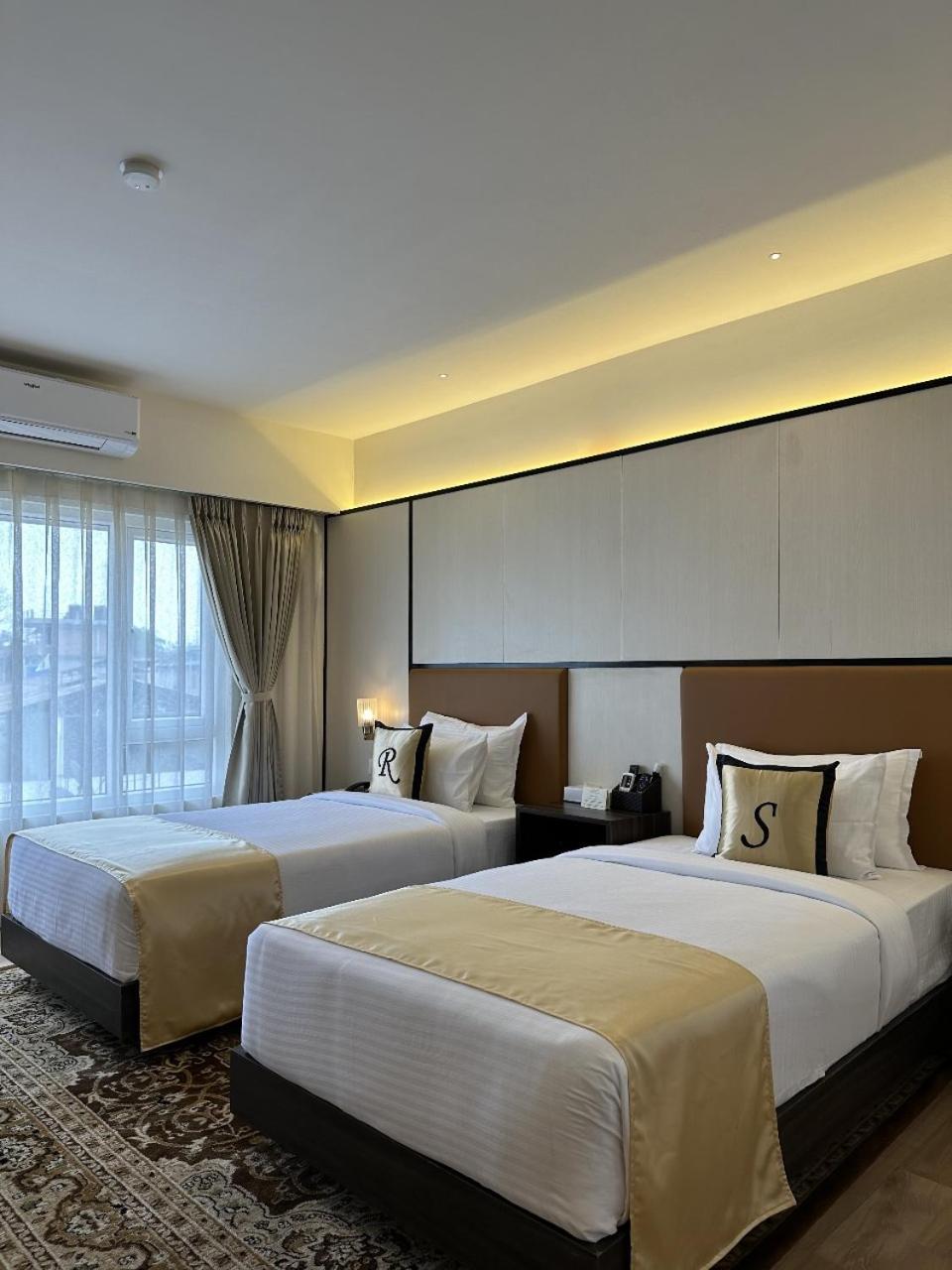 Dimāpur Shulem Boutique Hotel מראה חיצוני תמונה