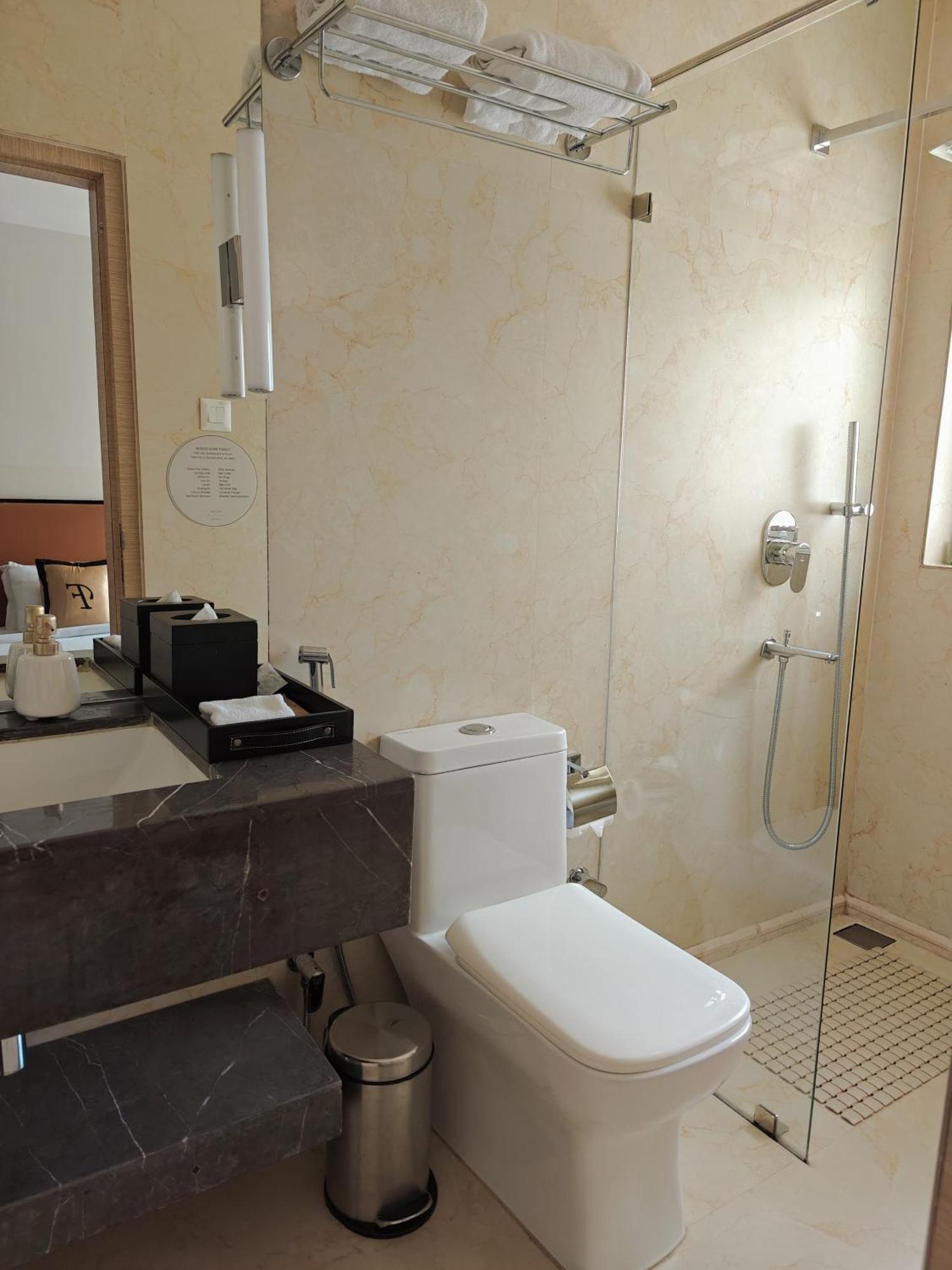 Dimāpur Shulem Boutique Hotel מראה חיצוני תמונה